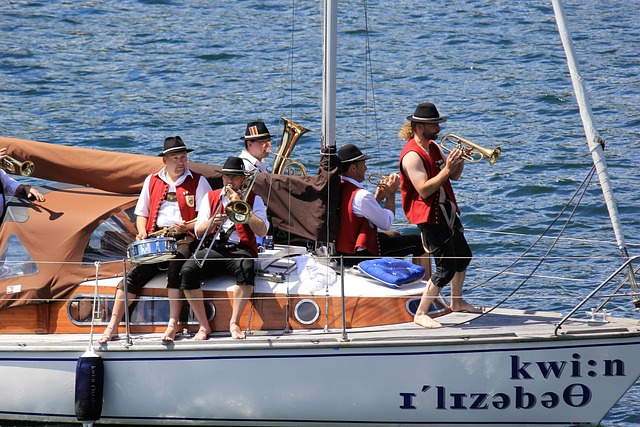 新春走基层·记者体验360行丨滑雪巡救员：冰雪运动的安全守护者.